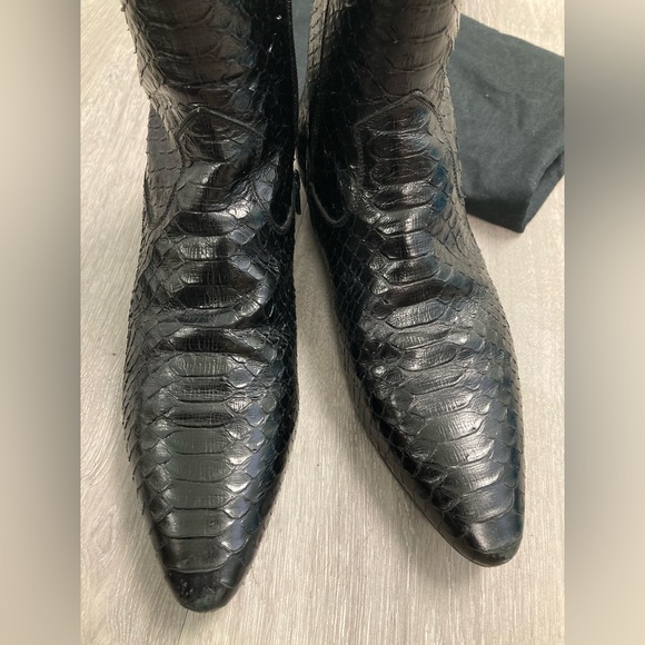 Saint Laurent Devon Python leather boot.. Very sexy boot. Size 41 YSL 8 US - Picture 2 of 16